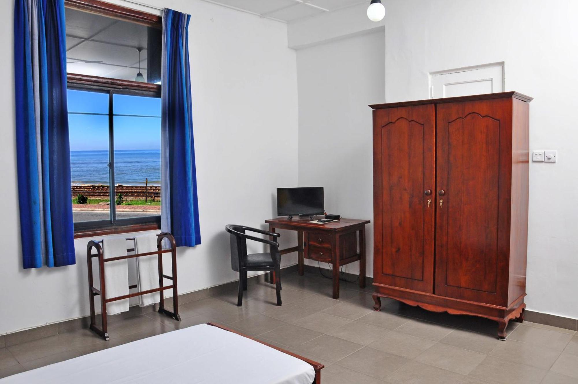 Sea View Hotel Colombo Buitenkant foto
