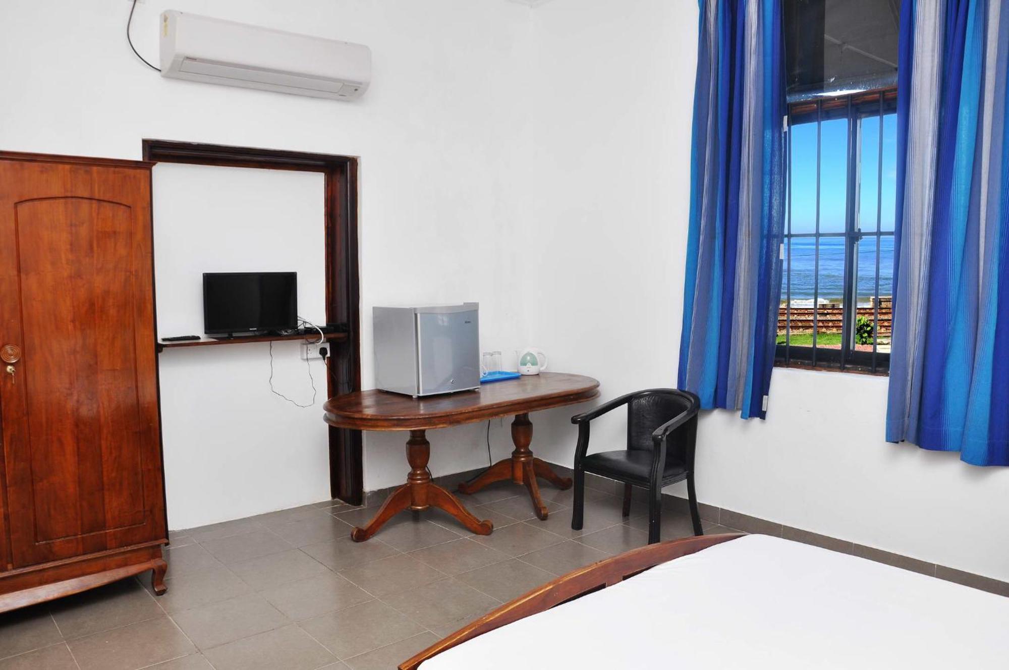 Sea View Hotel Colombo Buitenkant foto