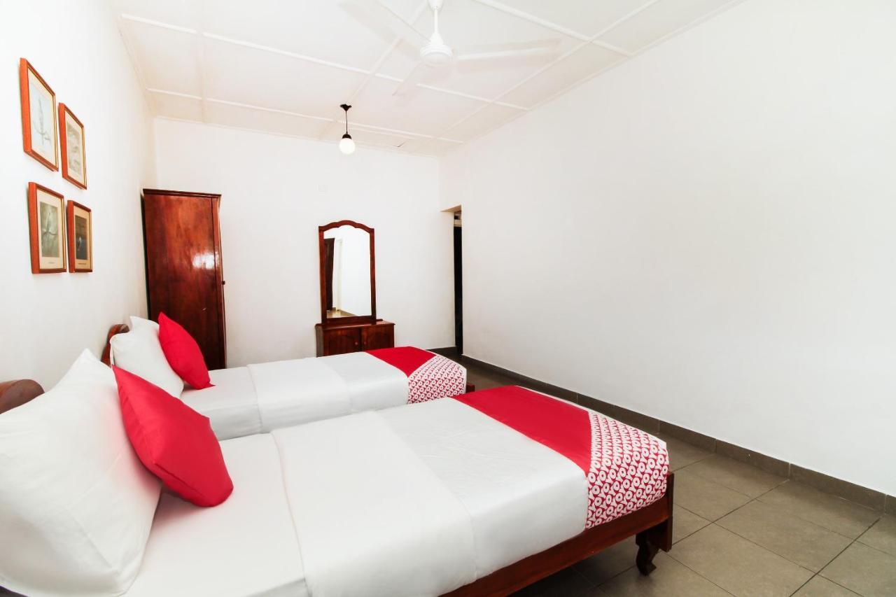 Sea View Hotel Colombo Buitenkant foto
